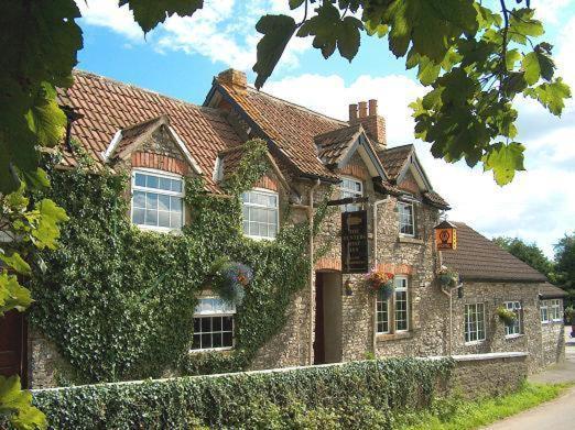 The Hunters Rest Inn Clutton Екстериор снимка